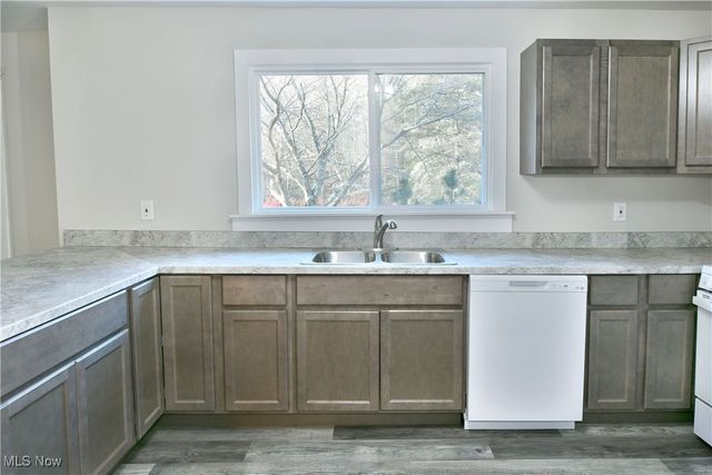 247 Township Road 306, Hammondsville, OH 43930