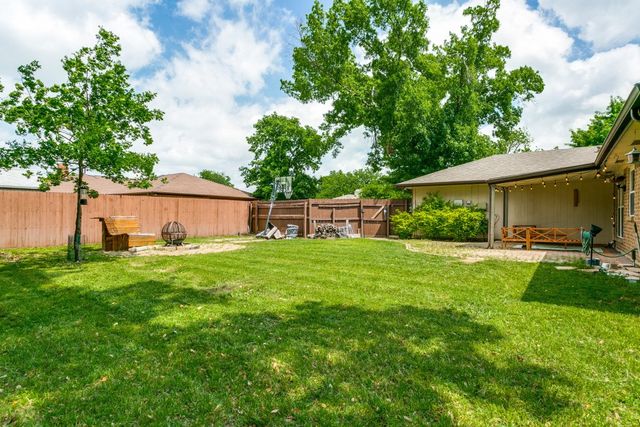 410 Cozby Avenue, Coppell, TX 75019
