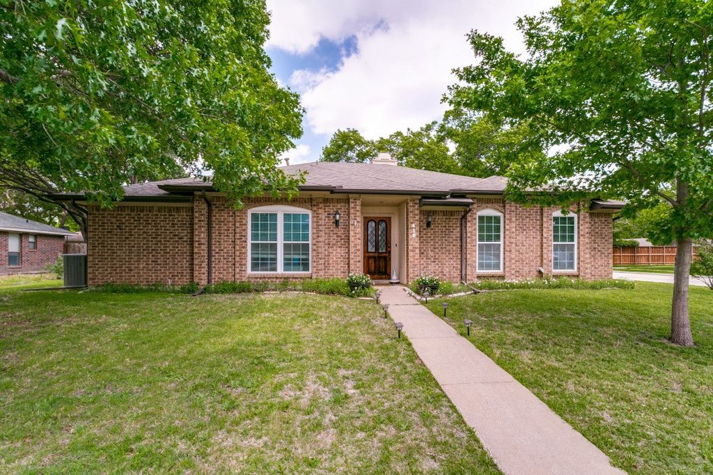 410 Cozby Avenue, Coppell, TX 75019
