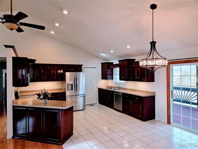 222 Valley View Drive, Cuba, MO 65453