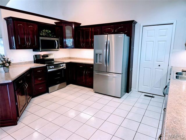 222 Valley View Drive, Cuba, MO 65453