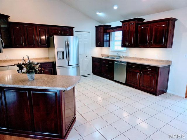 222 Valley View Drive, Cuba, MO 65453