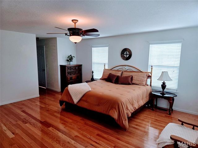 222 Valley View Drive, Cuba, MO 65453