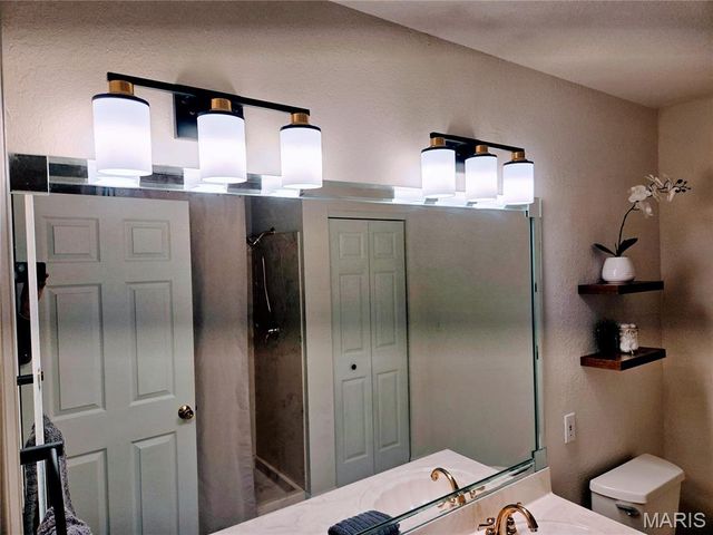 222 Valley View Drive, Cuba, MO 65453