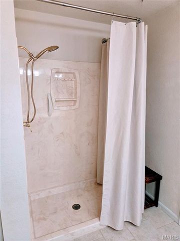 222 Valley View Drive, Cuba, MO 65453