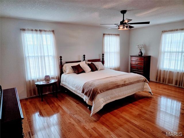 222 Valley View Drive, Cuba, MO 65453