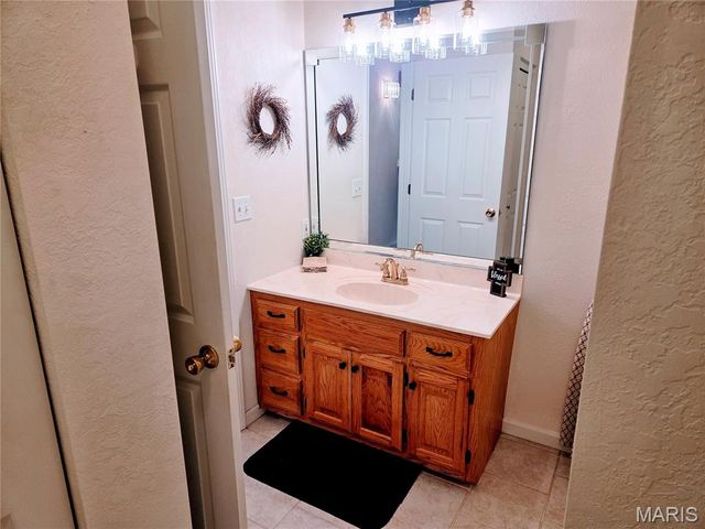 222 Valley View Drive, Cuba, MO 65453