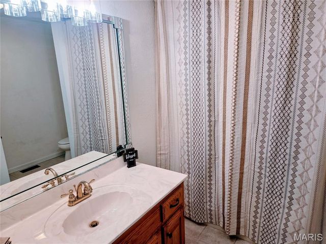 222 Valley View Drive, Cuba, MO 65453