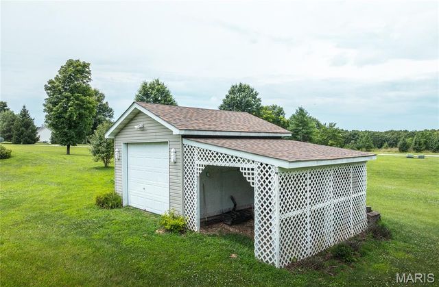 222 Valley View Drive, Cuba, MO 65453