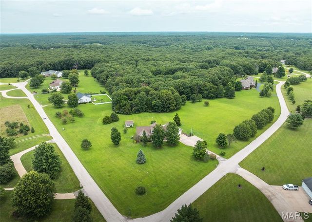 222 Valley View Drive, Cuba, MO 65453