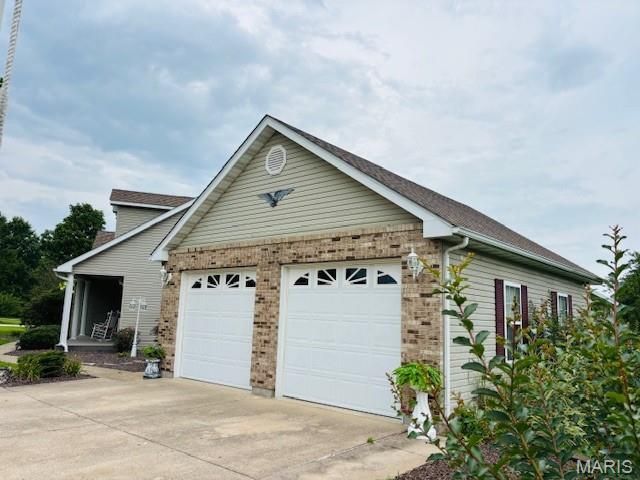 222 Valley View Drive, Cuba, MO 65453