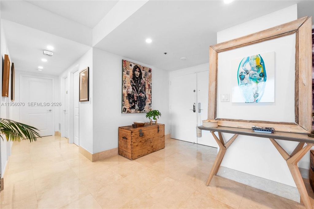 Image 13 of property listing at 1581 Brickell Ave 2302, Miami, FL 33129