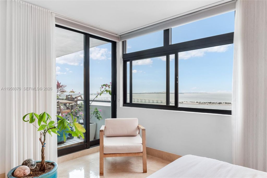 Image 16 of property listing at 1581 Brickell Ave 2302, Miami, FL 33129