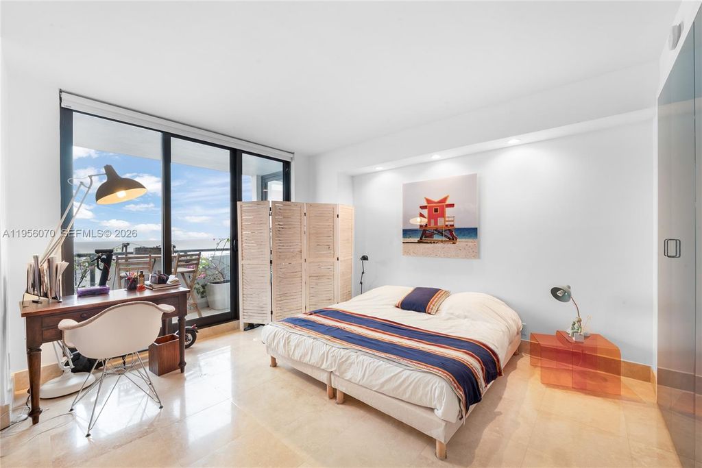 Image 22 of property listing at 1581 Brickell Ave 2302, Miami, FL 33129