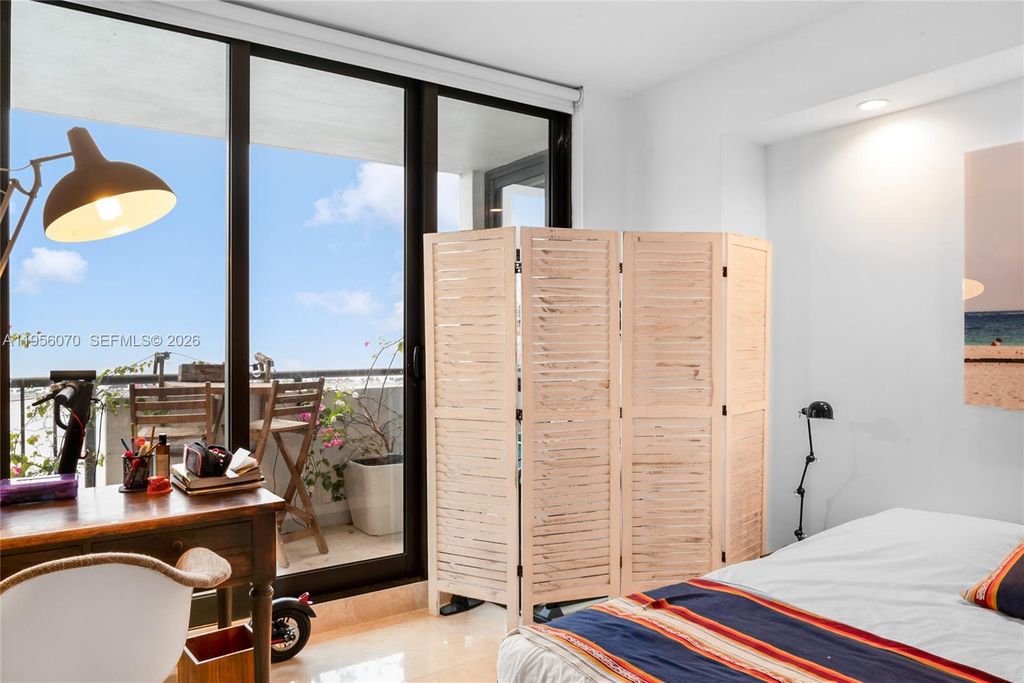 Image 23 of property listing at 1581 Brickell Ave 2302, Miami, FL 33129