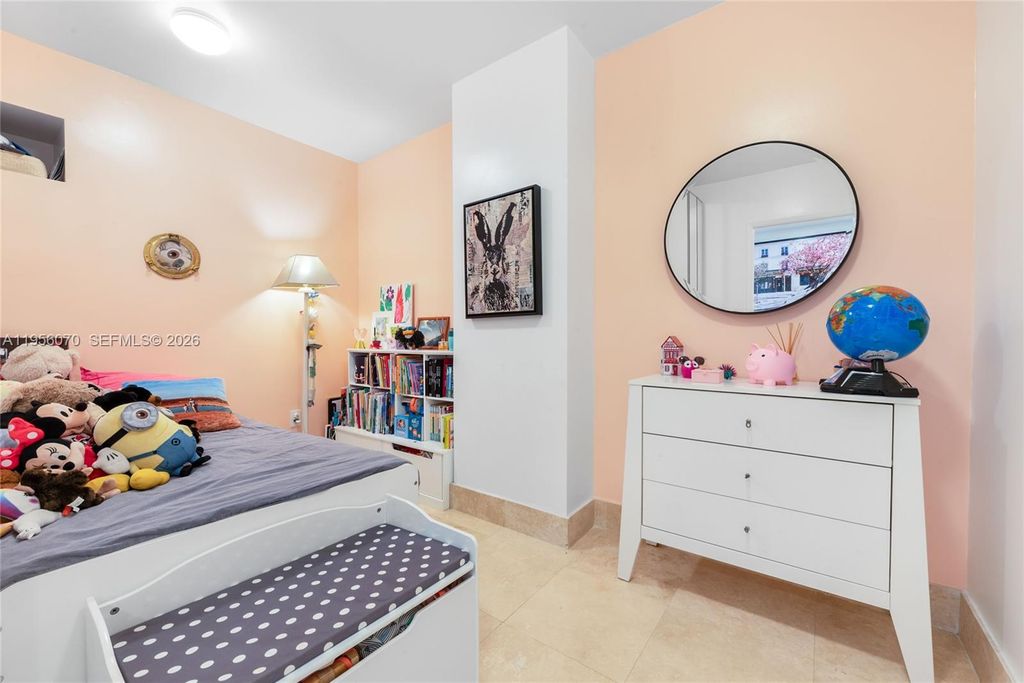 Image 25 of property listing at 1581 Brickell Ave 2302, Miami, FL 33129