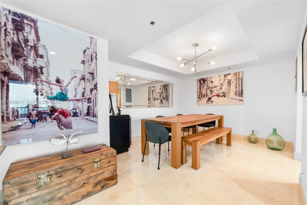 Image 9 of property listing at 1581 Brickell Ave 2302, Miami, FL 33129
