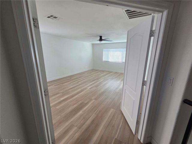 8489 Galliano Avenue, Las Vegas, NV 89117