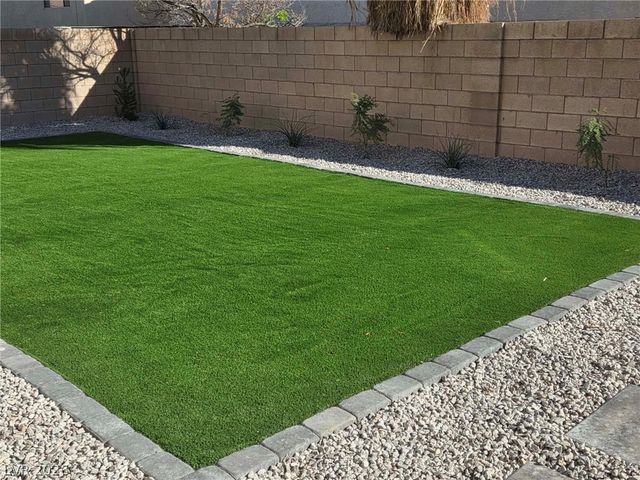 8489 Galliano Avenue, Las Vegas, NV 89117