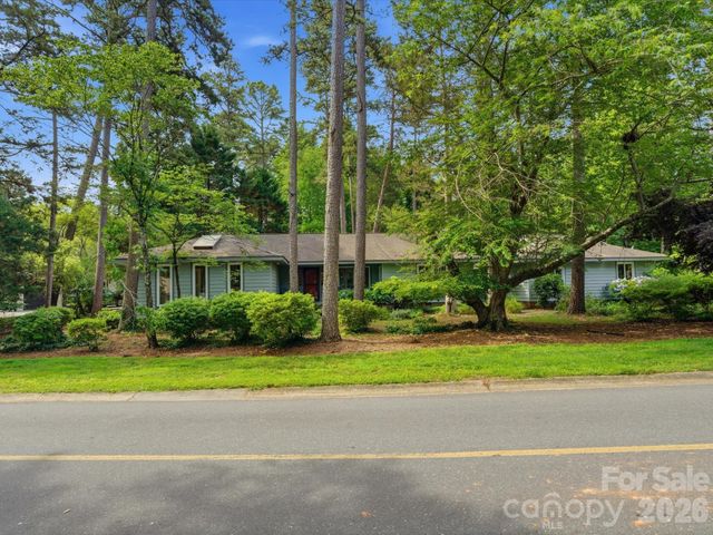 26 Honeysuckle Woods, Clover, SC 29710