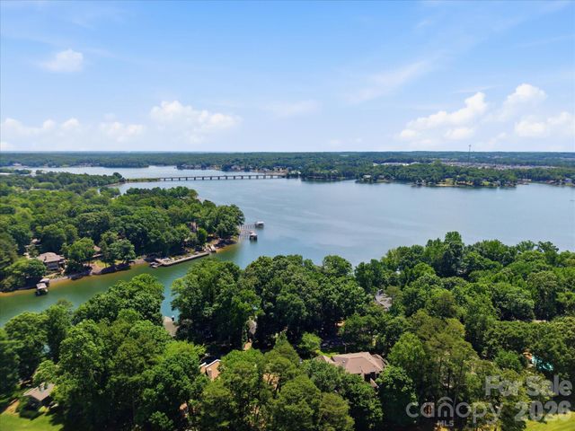 26 Honeysuckle Woods, Clover, SC 29710