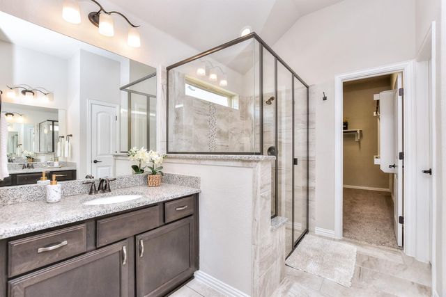400 Farm Creek DR, Hutto, TX 78634