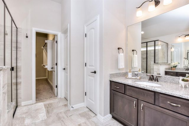400 Farm Creek DR, Hutto, TX 78634