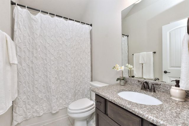400 Farm Creek DR, Hutto, TX 78634