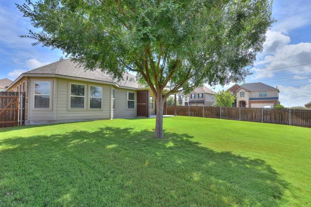 400 Farm Creek DR, Hutto, TX 78634