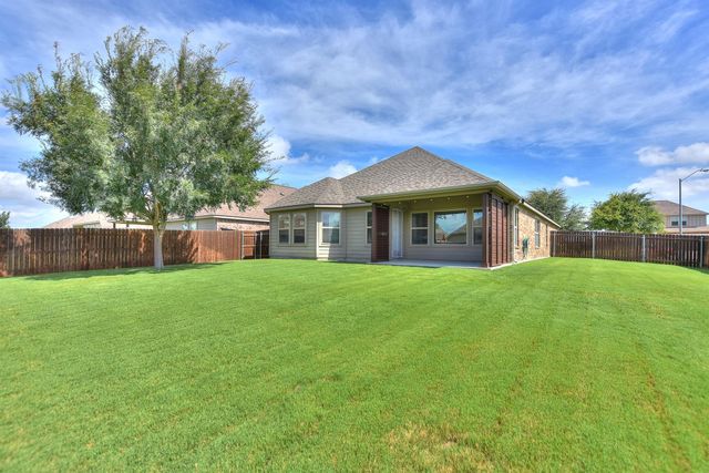 400 Farm Creek DR, Hutto, TX 78634