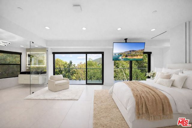 7141 Woodrow Wilson Drive, Los Angeles, CA 90068