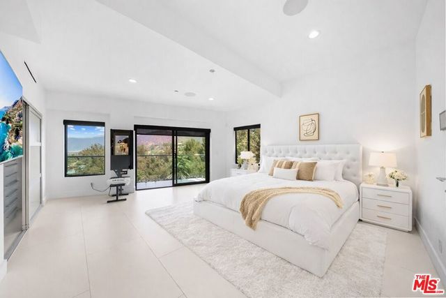 7141 Woodrow Wilson Drive, Los Angeles, CA 90068