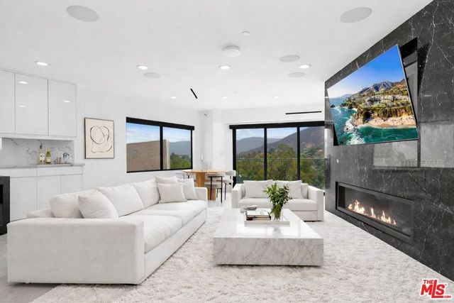 7141 Woodrow Wilson Drive, Los Angeles, CA 90068