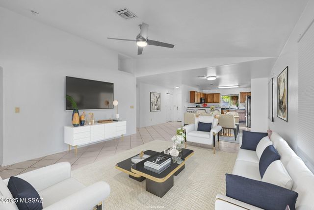 405 Camino Dona Cydney, Nogales, AZ 85621