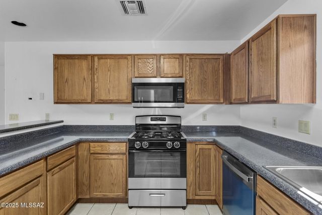 405 Camino Dona Cydney, Nogales, AZ 85621