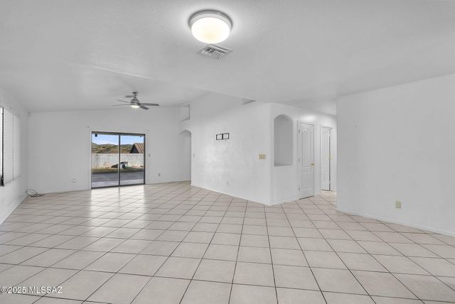 405 Camino Dona Cydney, Nogales, AZ 85621