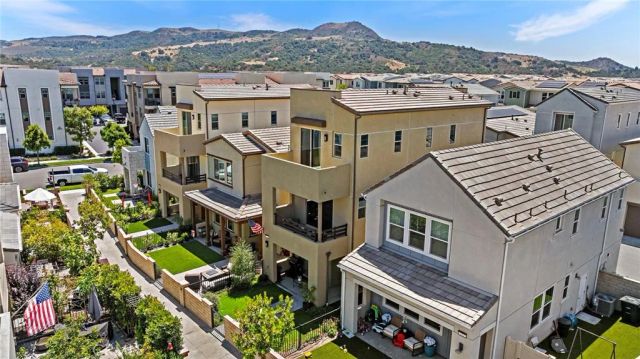 222 Goldfinch Street, Rancho Mission Viejo, CA 92694