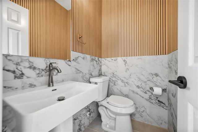 2606 Nantucket Drive, Houston, TX 77057