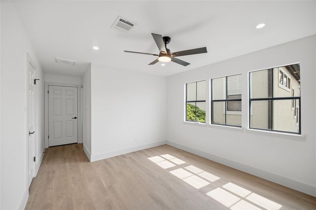 2606 Nantucket Drive, Houston, TX 77057