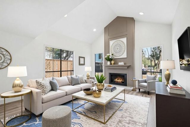 2606 Nantucket Drive, Houston, TX 77057