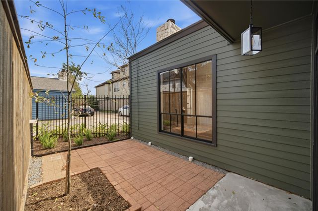 2606 Nantucket Drive, Houston, TX 77057