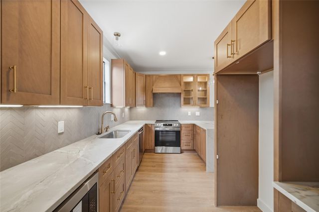 2606 Nantucket Drive, Houston, TX 77057