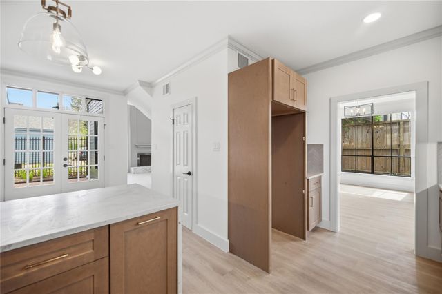 2606 Nantucket Drive, Houston, TX 77057