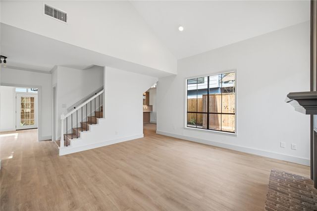 2606 Nantucket Drive, Houston, TX 77057