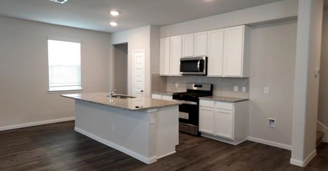 946 Grand Emperor, Houston, TX 77073