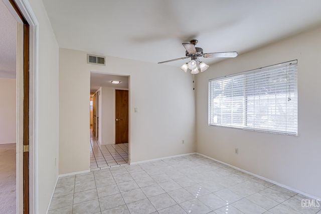 112 Angell Street, Bakersfield, CA 93309