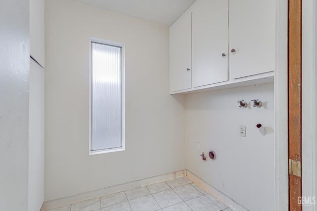 112 Angell Street, Bakersfield, CA 93309