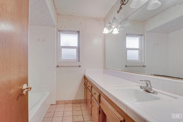 112 Angell Street, Bakersfield, CA 93309