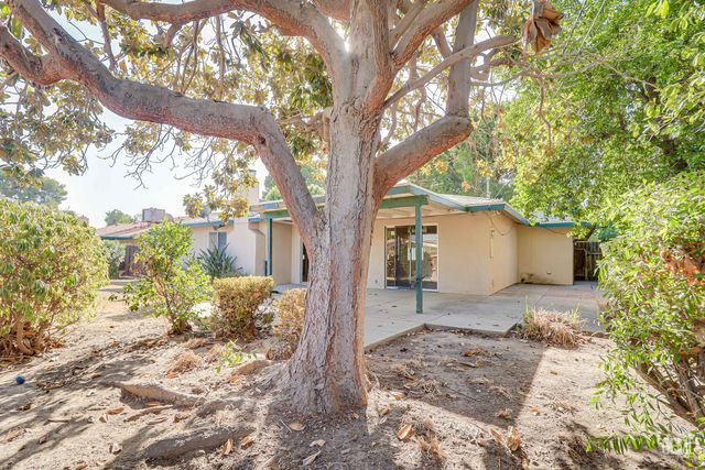 112 Angell Street, Bakersfield, CA 93309