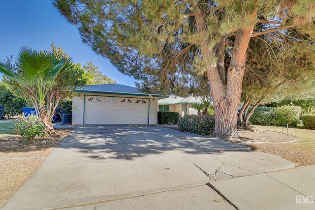 112 Angell Street, Bakersfield, CA 93309